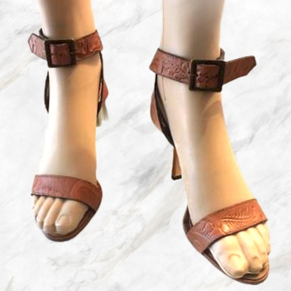 Authentic Manolo Blahnik Cindellabi Leather Heels - Picture 1 of 9